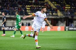 英雄联盟总决赛时间-科隆中场球员回勇，带领球队获胜