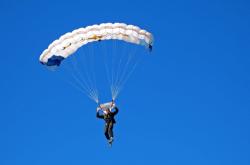 LOL赛事-当本泽马在禁区起舞，乌克兰在赫尔辛基高歌