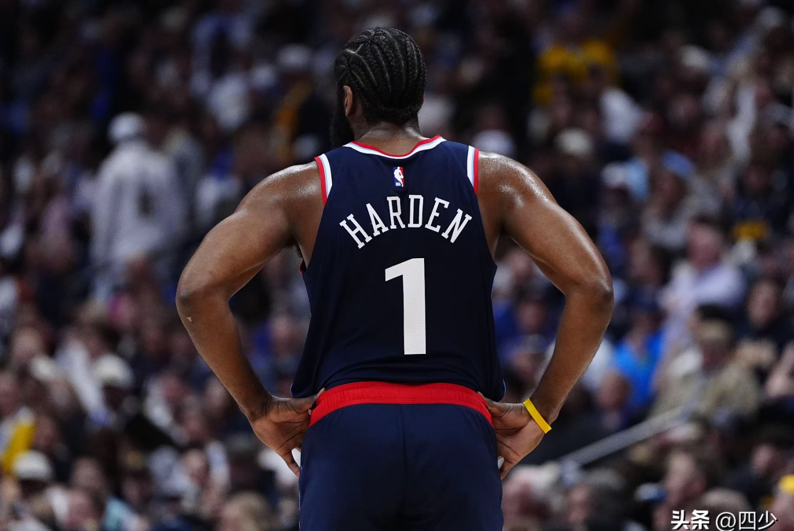 凯尔特人悍然逆袭,压哨得分惊险落幕 凯尔特人悍然逆袭,压哨得分惊险落幕