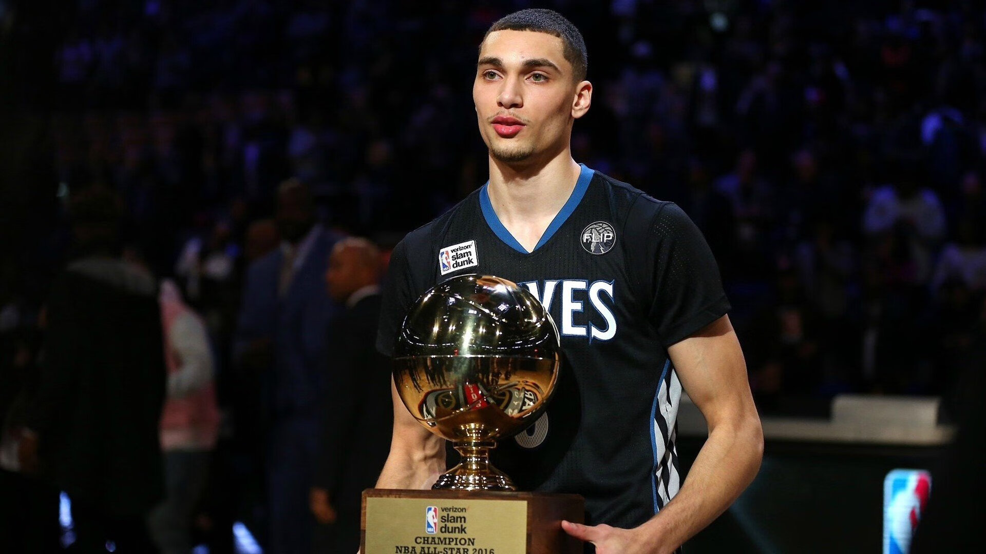 钢铁防线最后的眼泪，欧冠史诗夜，德里赫特头槌击碎郁金香